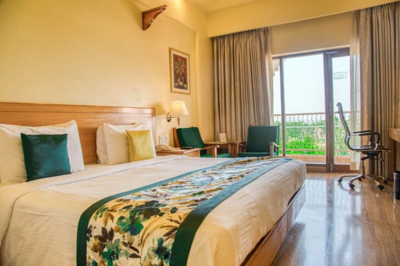 Acron Candolim Regina